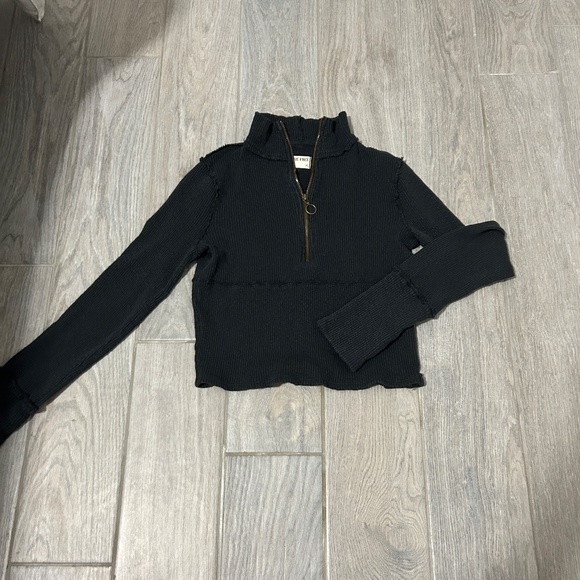 Women's We the Free Distressed Gray Thermal Crop Shirt - MEDIUM - Picture 5 of 12